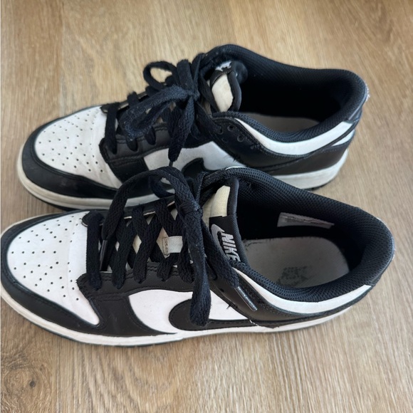 Nike Dunk Low Panda Shoes Big boy 6.5. Men’s 6, Womens 7 equivalent - Picture 2 of 5